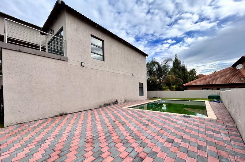 5 Bedroom Property for Sale in Melodie North West